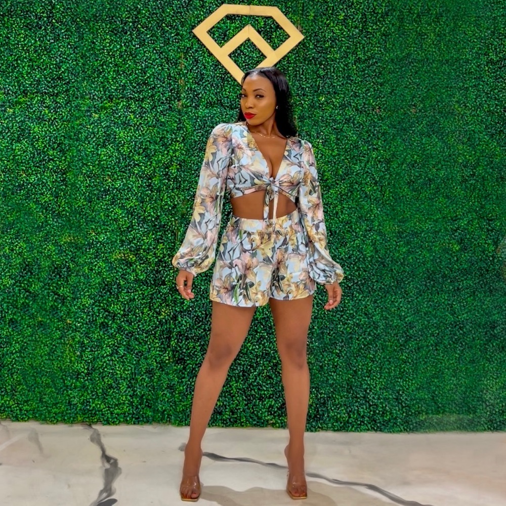 “Flower Girl” 💐 2 Piece Short Set
